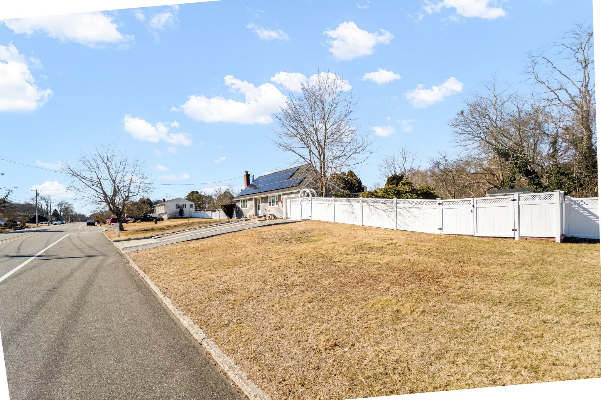 326 Randall Road, Ridge, New York image 18