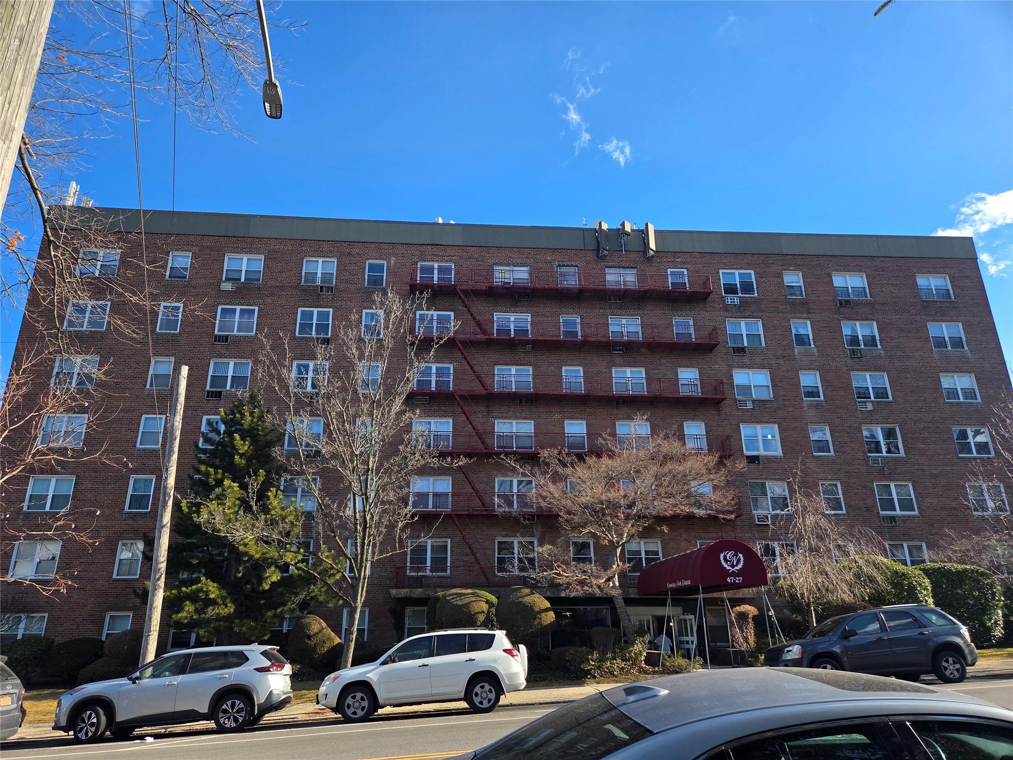Rental Property at Little Neck Parkway 6H, Little Neck, Queens, NY - Bedrooms: 2 
Bathrooms: 2 
Rooms: 5  - $3,000 MO.
