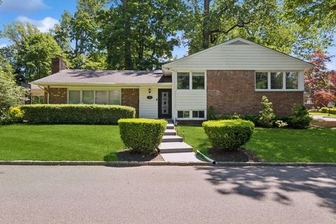 18 Woodcrest Road Kings Point NY 11024