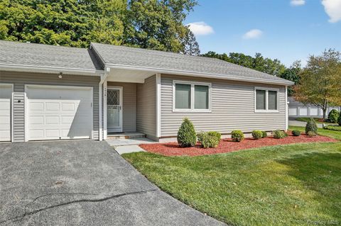 Photo of 193 Long Hill Drive #B, Yorktown Heights, NY 10598 (MLS # 912016)