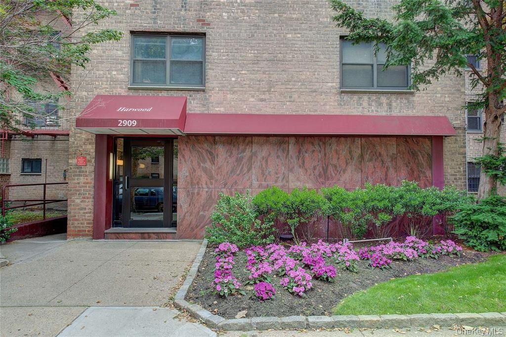 Photo of 2909 137th Street #2K, Flushing, NY 11354 (MLS # 1010102)