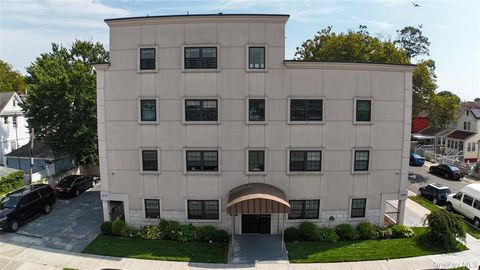 135-04 102nd Avenue Richmond Hill S. NY 11419