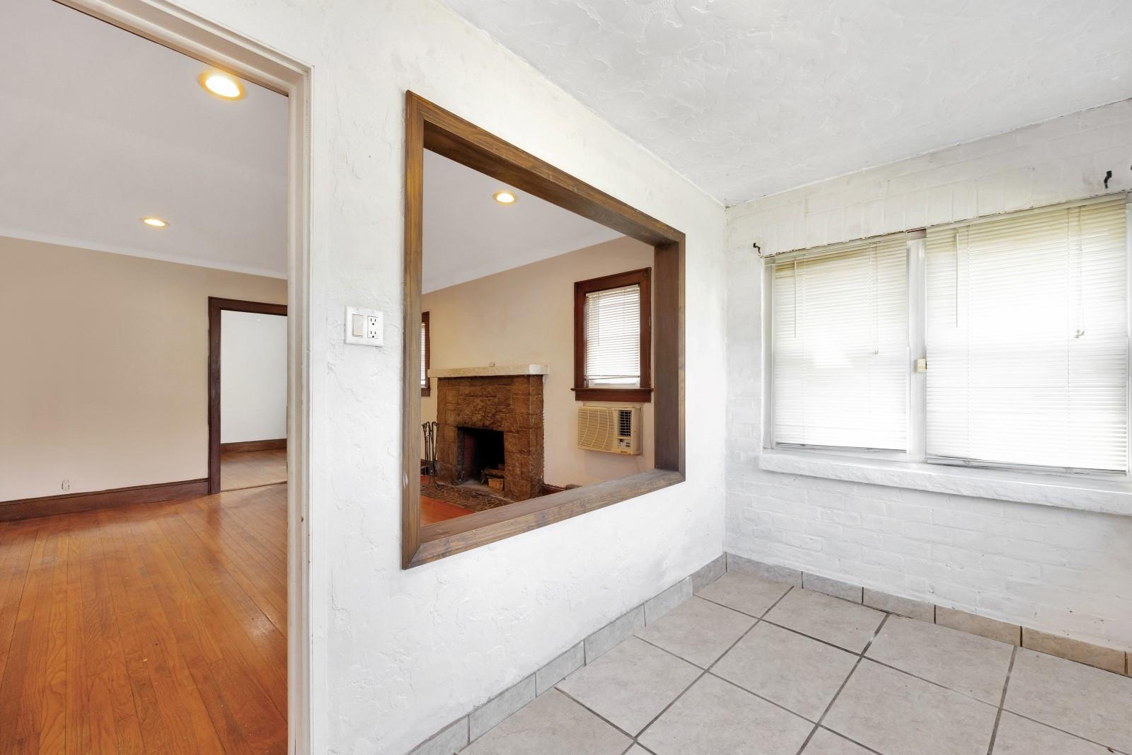 10 Wellington Place, Hempstead, New York image 5