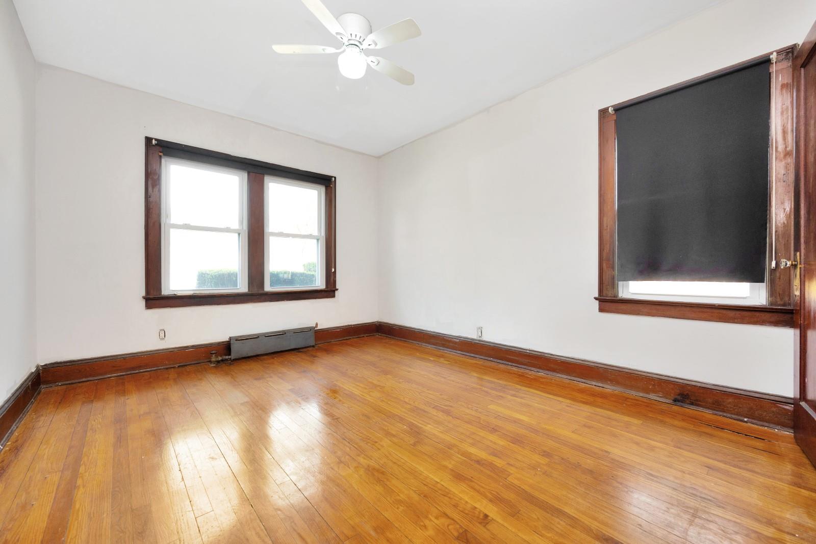 10 Wellington Place, Hempstead, New York image 12