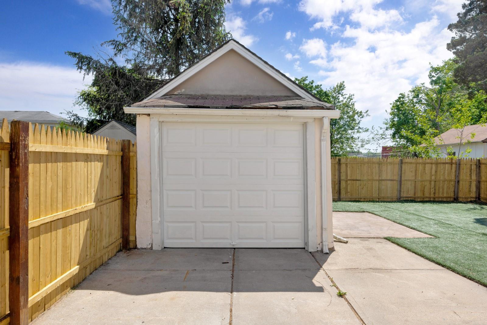 10 Wellington Place, Hempstead, New York image 20