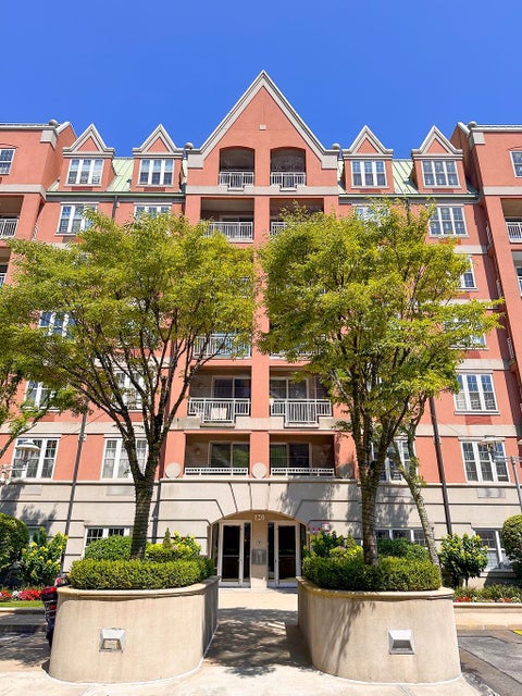 Condo For Sale - 120 Oceana Drive #4B<br/> Brooklyn, NY 11235