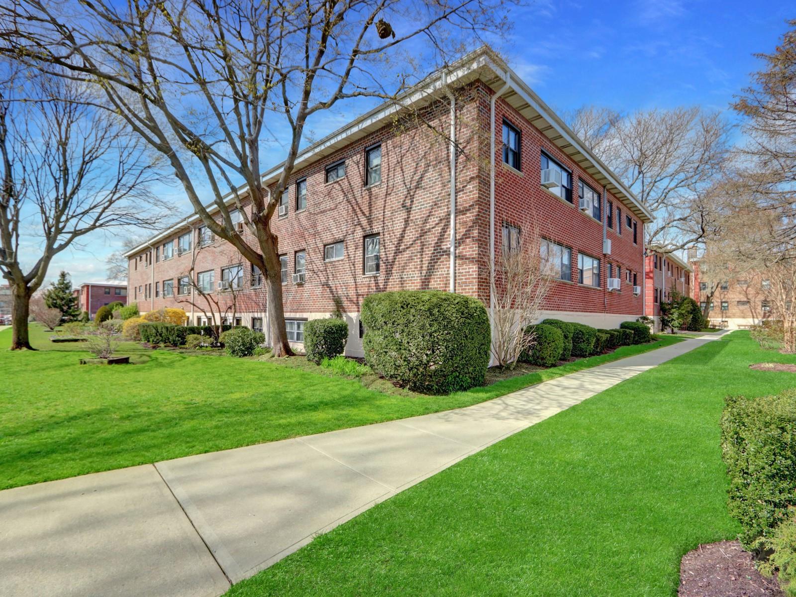 91 Tulip Avenue #E1, Floral Park, New York image 15