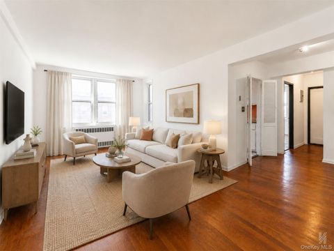 Homes For Sale - 88-01 35th Avenue #6B<br/> Jackson Heights, NY 11372