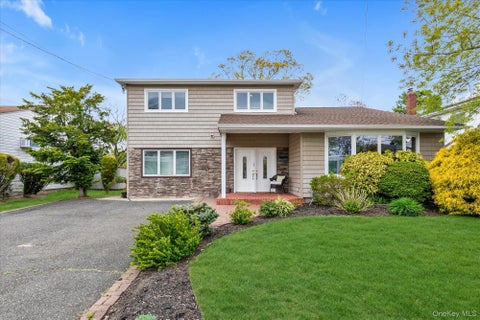 Homes For Sale - 2542 Park Place<br/> Bellmore, NY 11710