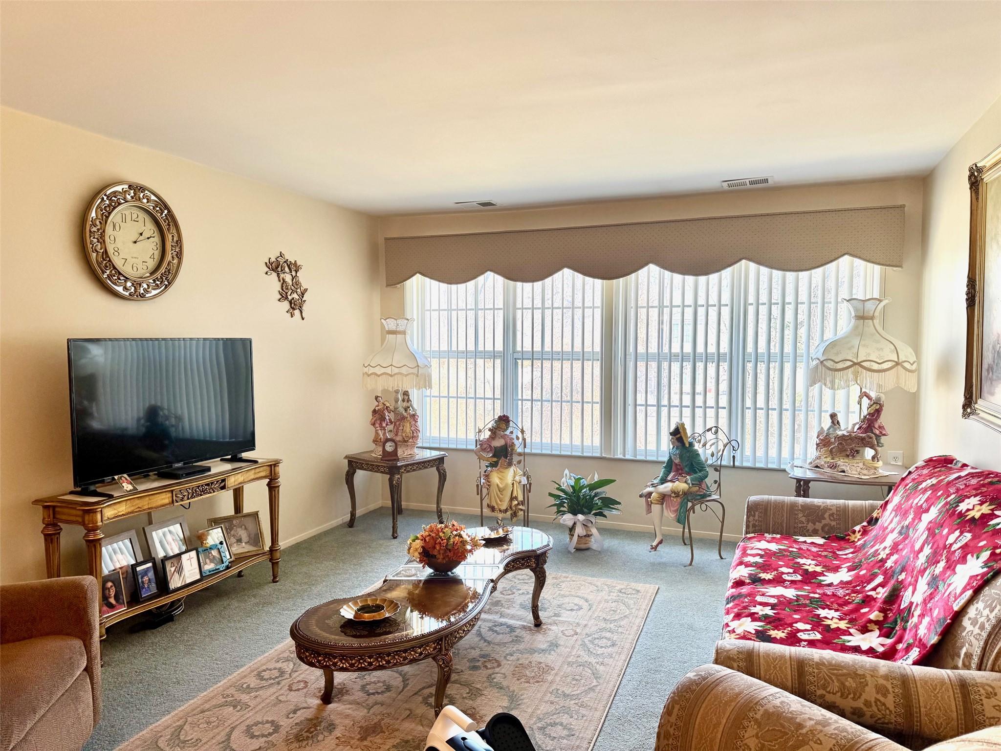 11 Theodore Drive, Coram, New York image 6