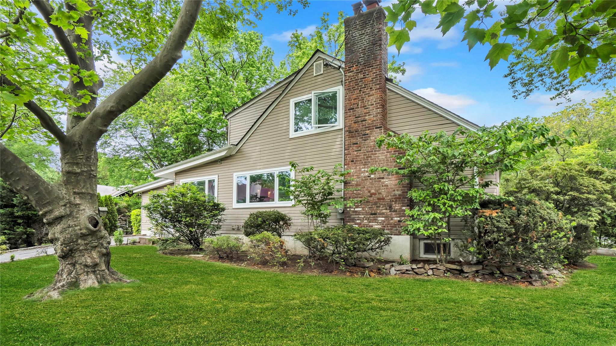 117 Croyden Avenue, Great Neck, New York image 1