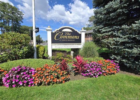 Photo of 265 Edmunton Dr #I 12, North Babylon, NY 11703 (MLS # 912939)