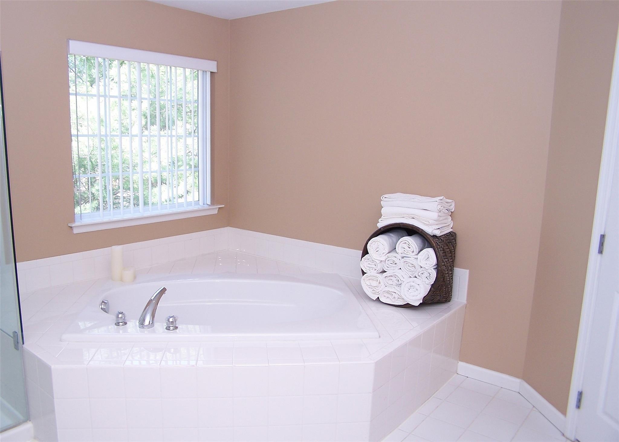 11 Arielle Court, Islandia, Florida image 22