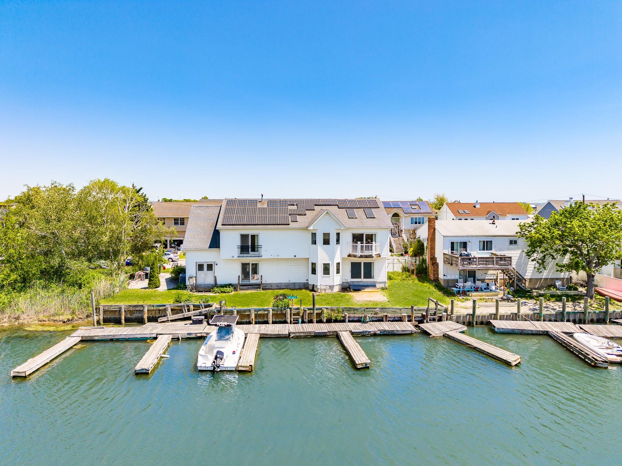 2874 Shore Road, Seaford, New York image 39