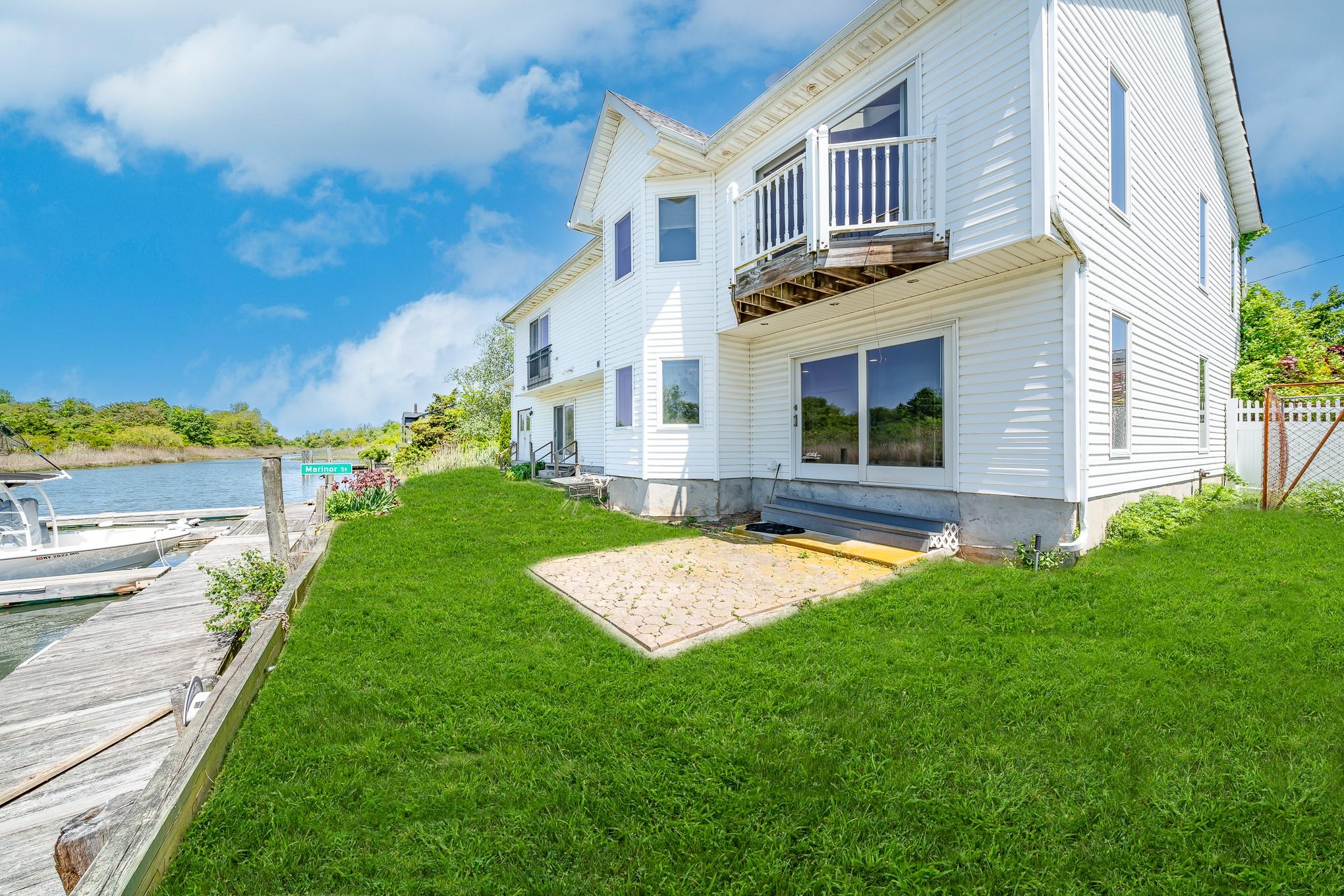 2874 Shore Road, Seaford, New York image 5