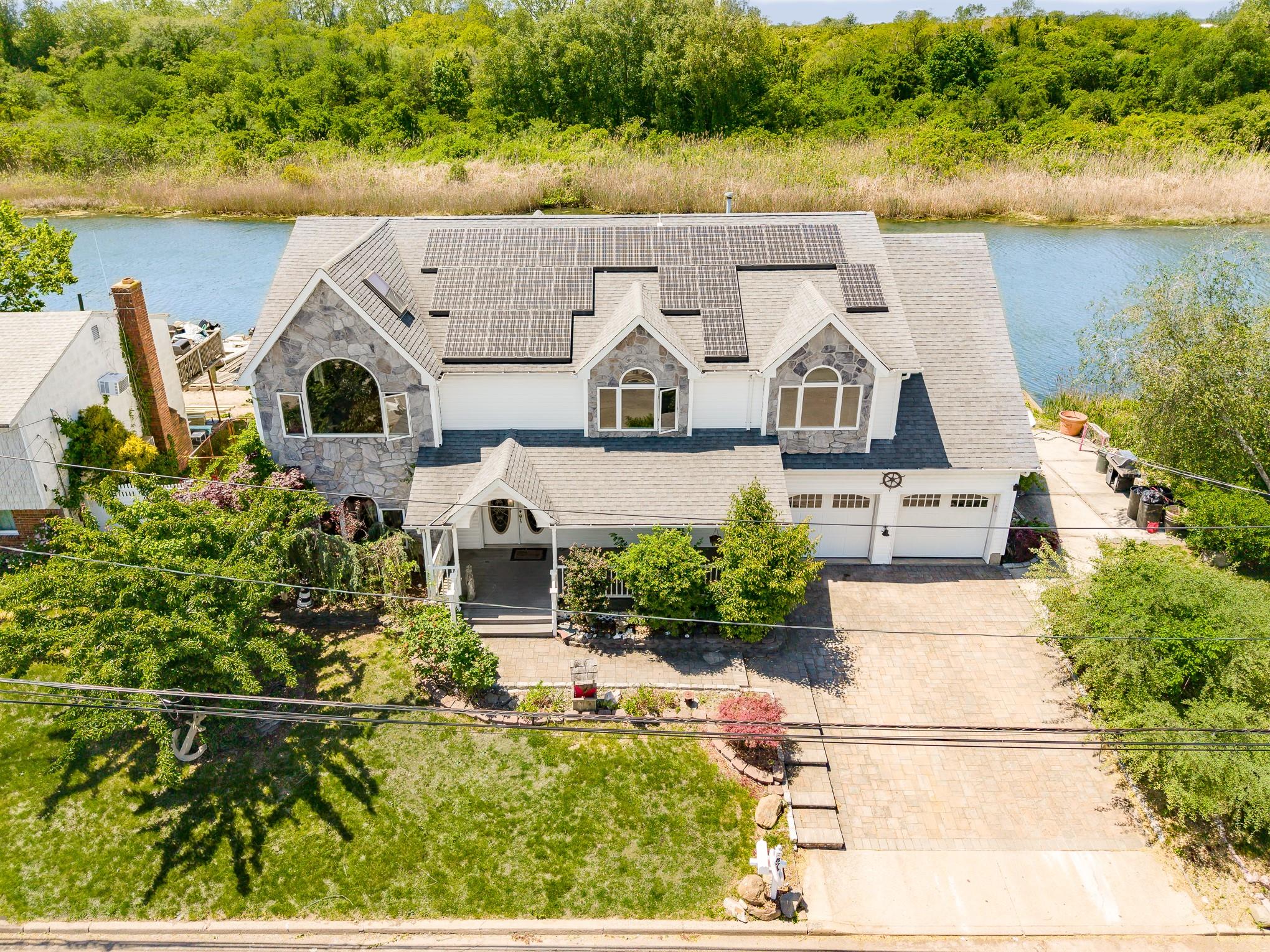 2874 Shore Road, Seaford, New York image 33