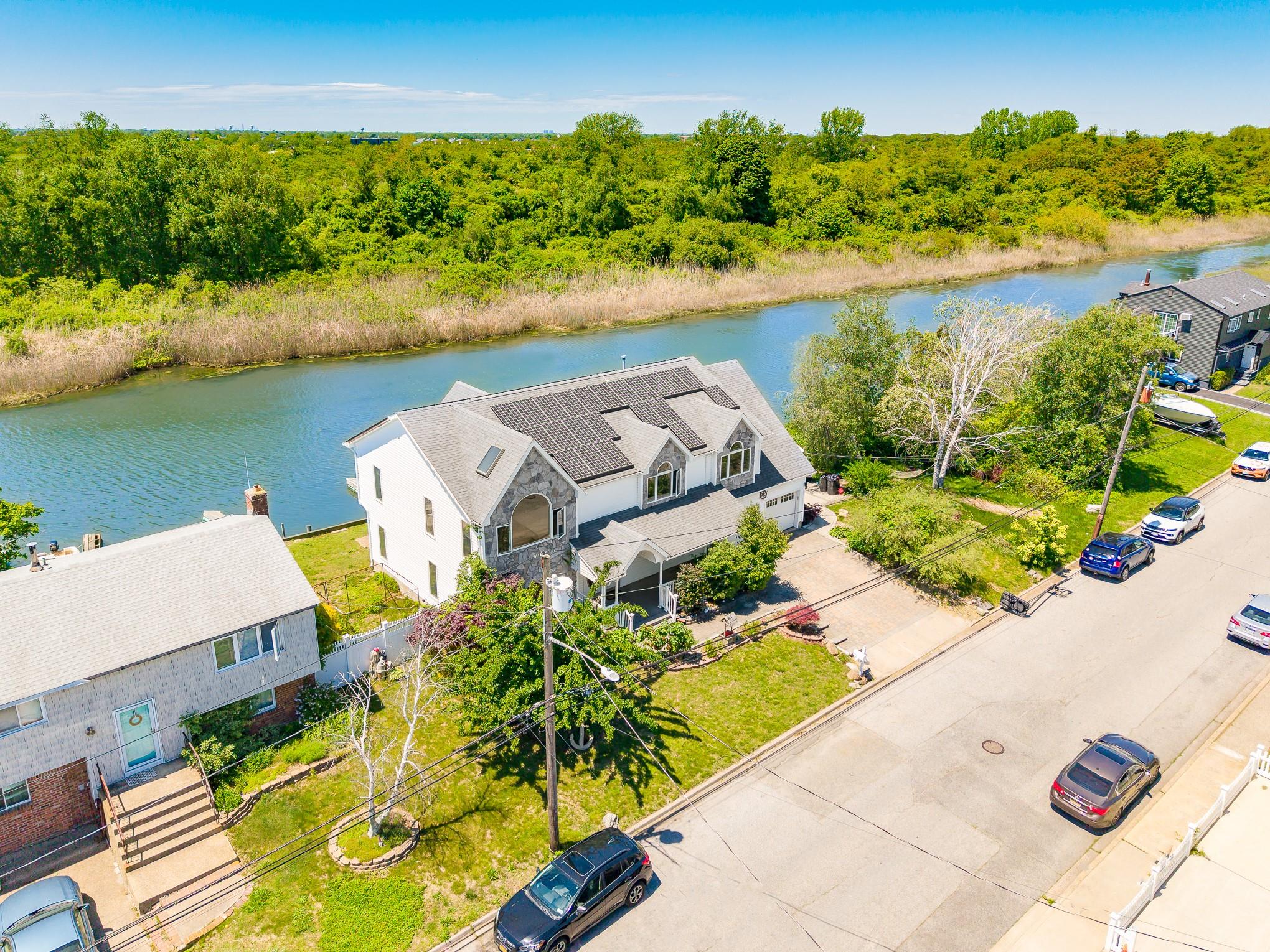 2874 Shore Road, Seaford, New York image 32