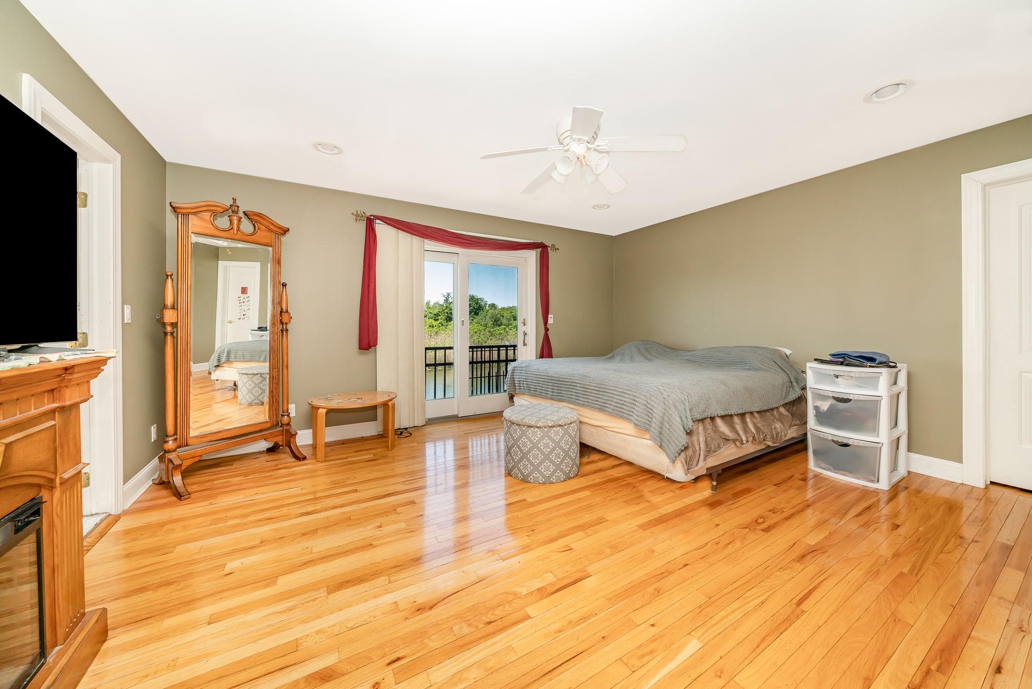 2874 Shore Road, Seaford, New York image 26