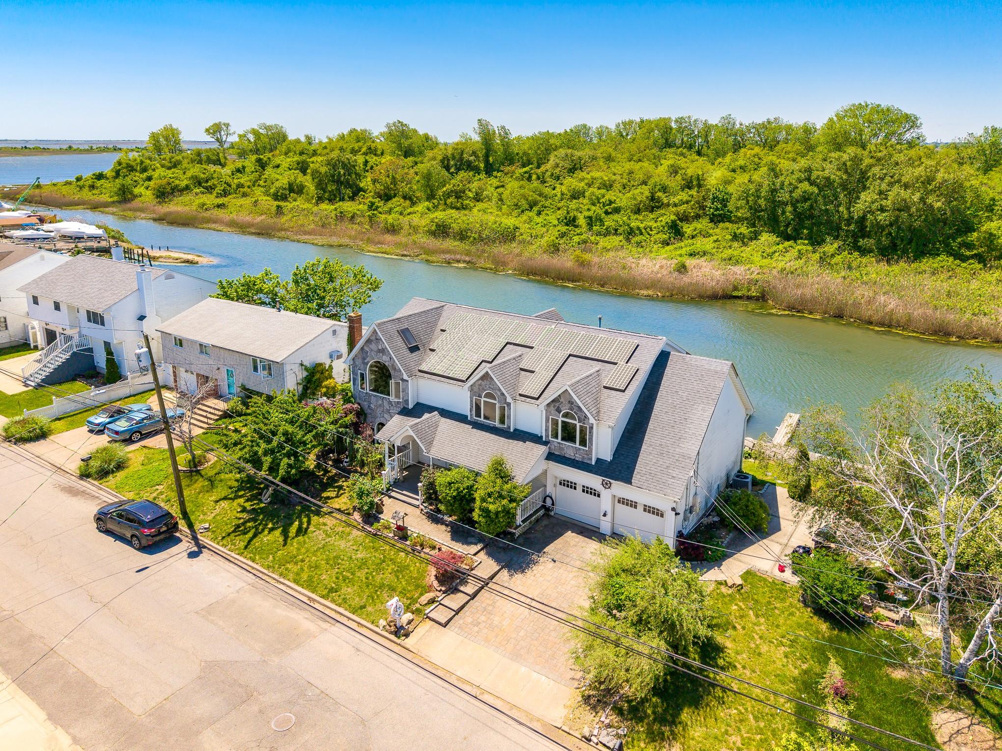 2874 Shore Road, Seaford, New York image 31