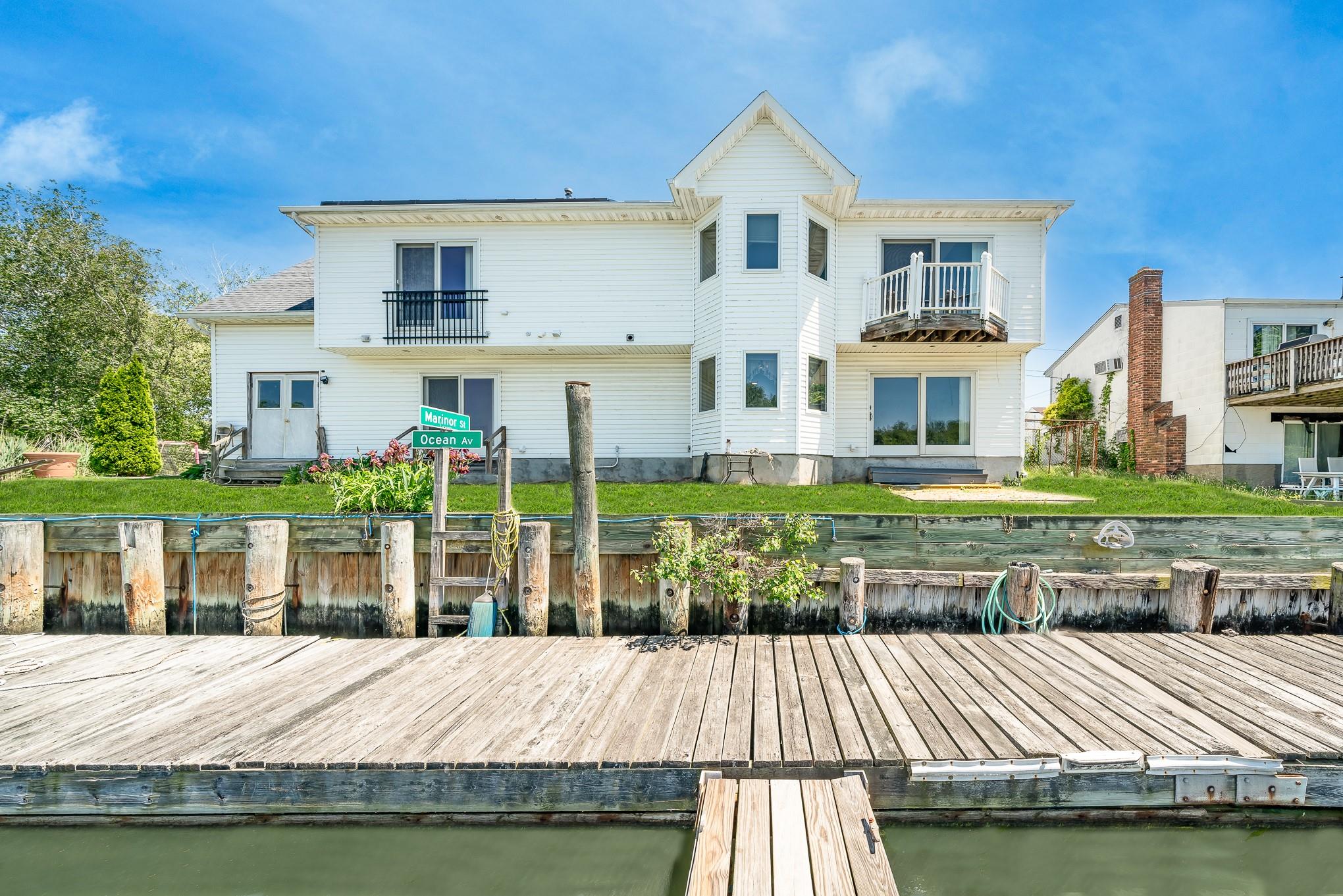 2874 Shore Road, Seaford, New York image 4