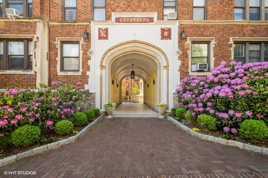 31 Pondfield Road #68, Bronxville, New York image 1