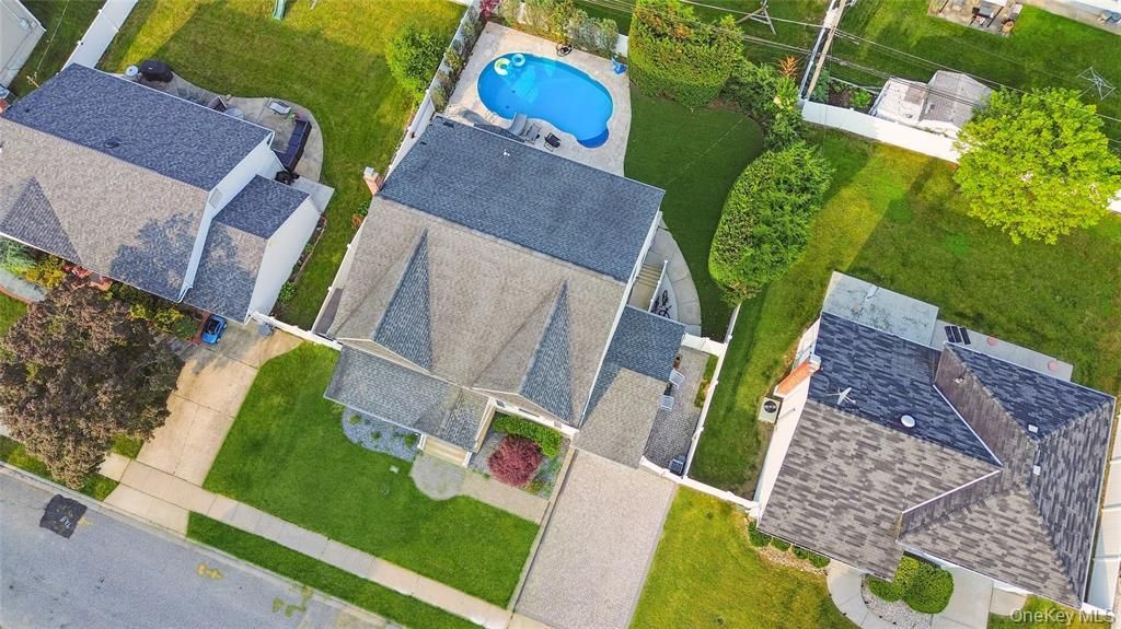 Photo of 47 Syosset Circle, Syosset, NY 11791 (MLS # 923122)