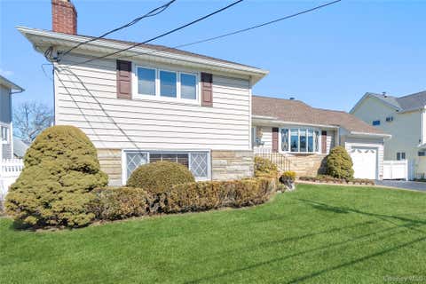 Homes For Sale - 59 Cedar Street<br/> Massapequa, NY 11758