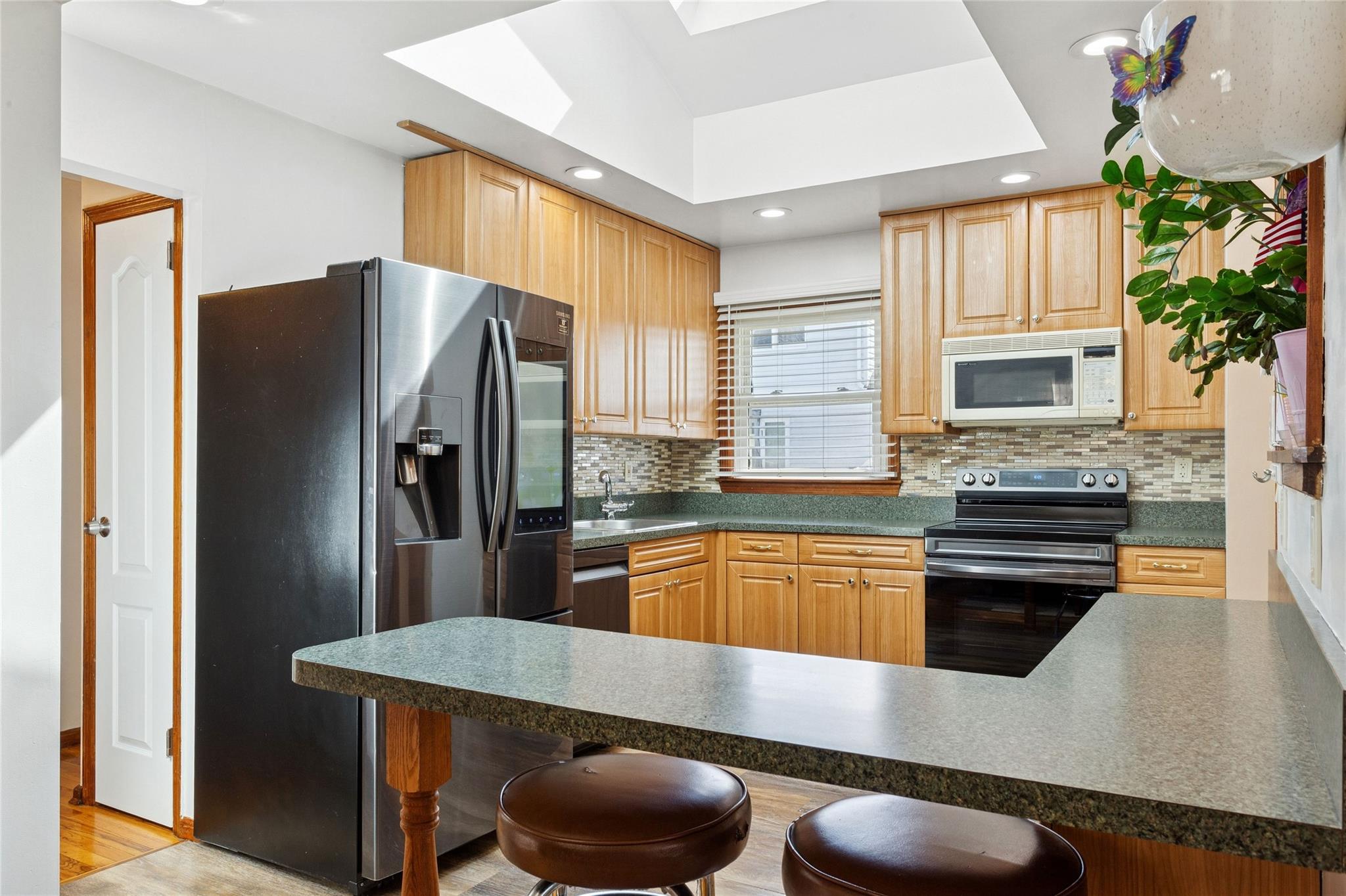 1663 John Street, Merrick, New York image 13