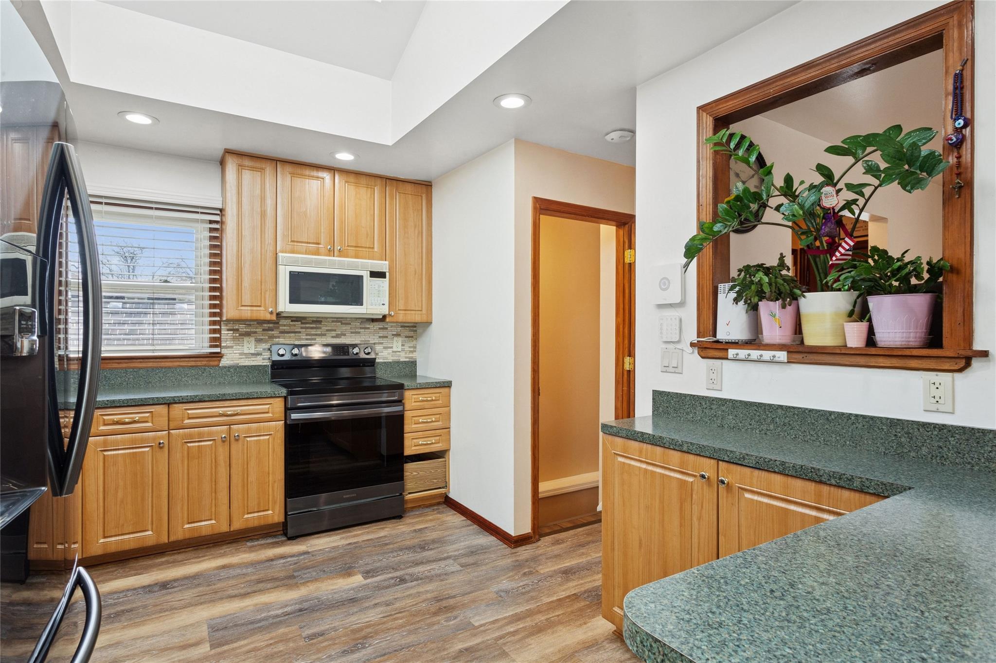 1663 John Street, Merrick, New York image 14