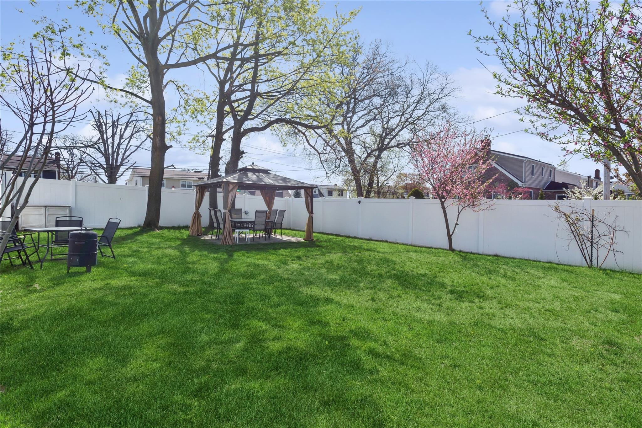 1663 John Street, Merrick, New York image 34