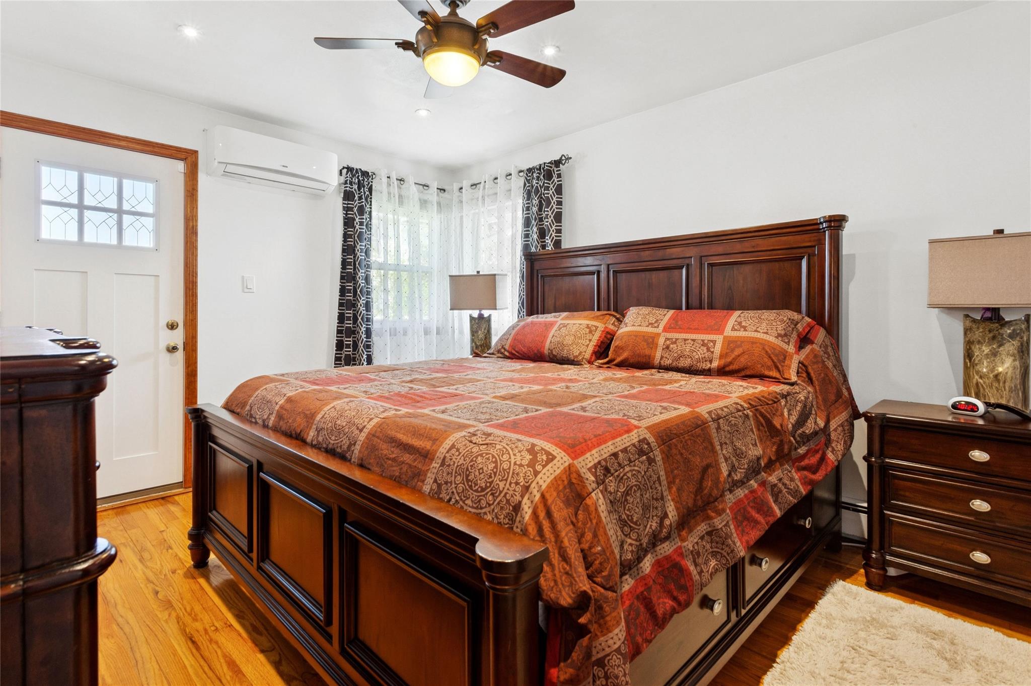1663 John Street, Merrick, New York image 30