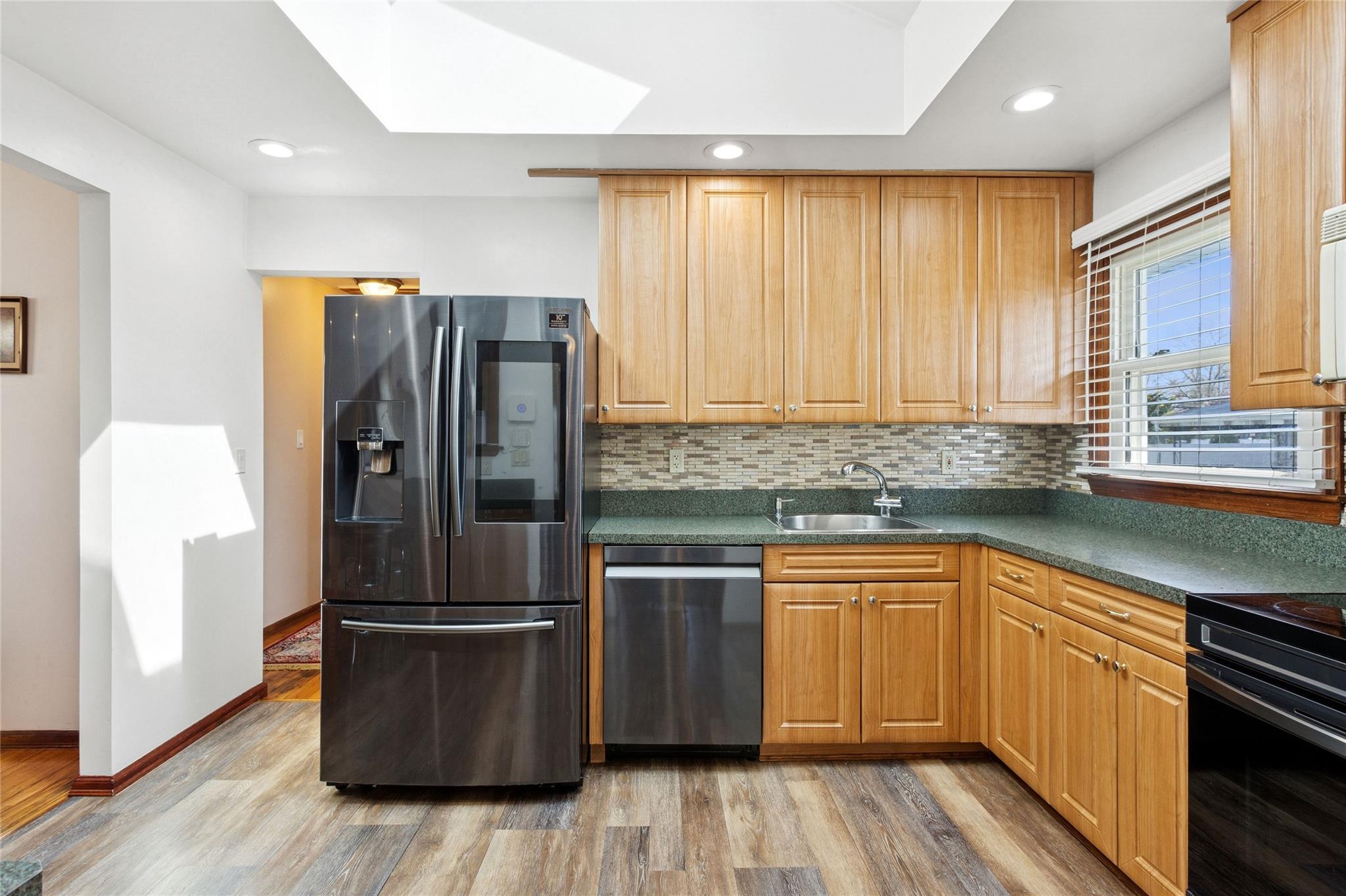 1663 John Street, Merrick, New York image 16