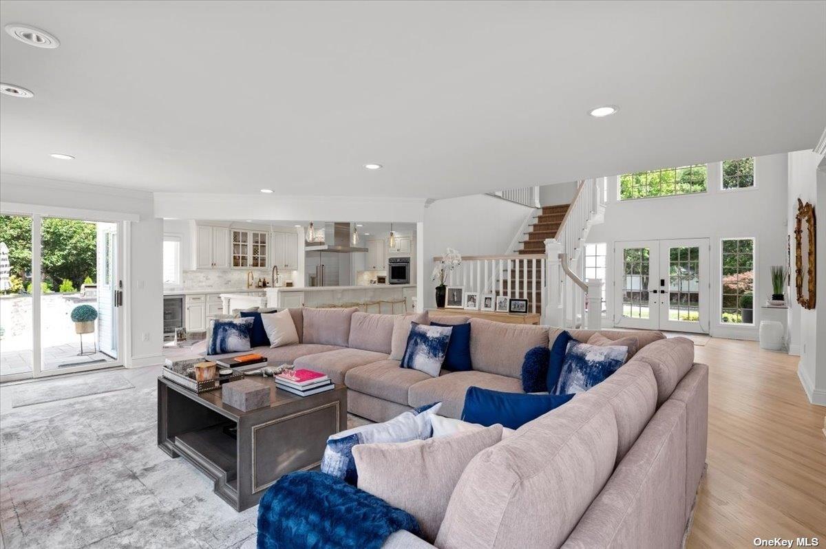 5 Landing Court, Dix Hills, New York image 11