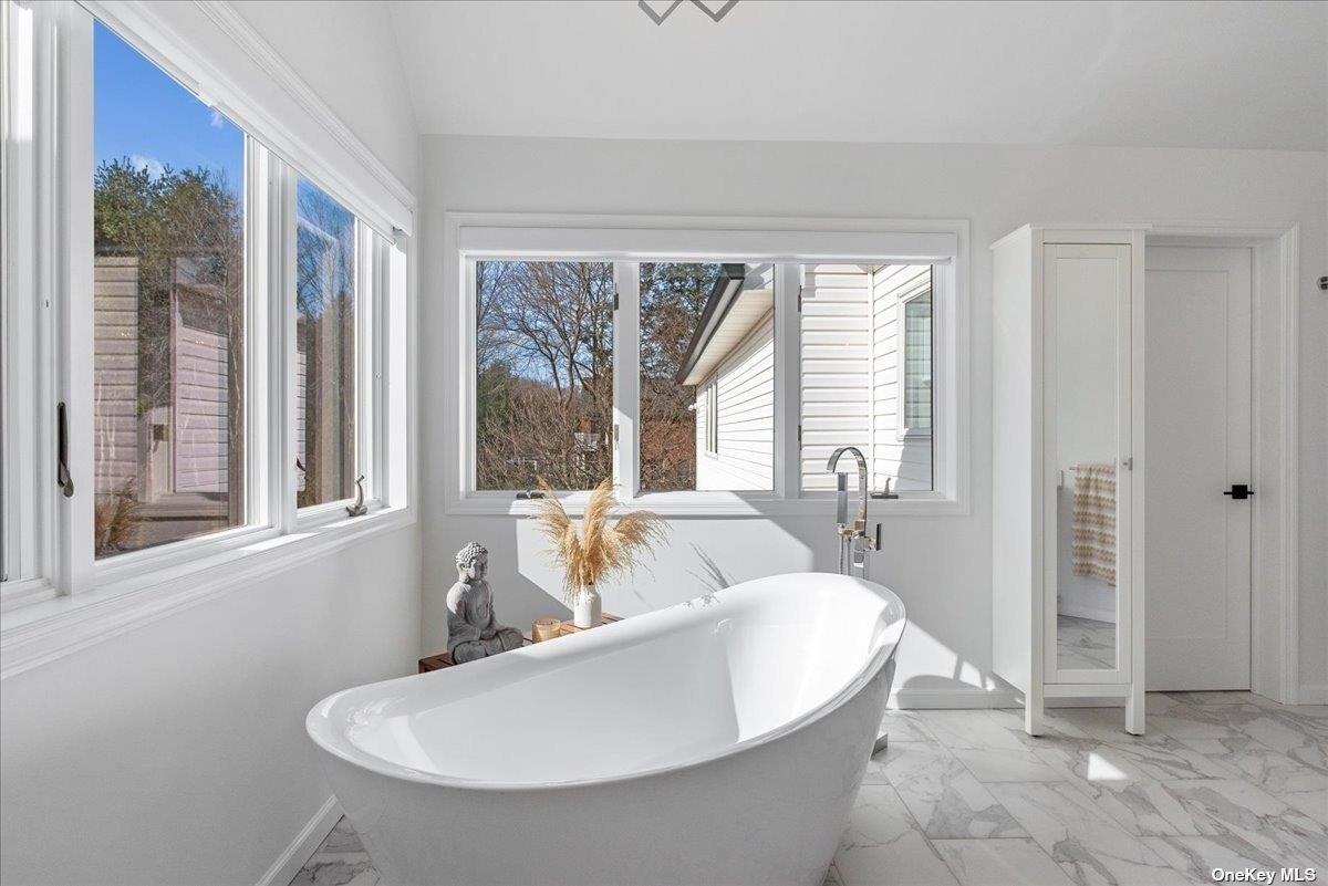 5 Landing Court, Dix Hills, New York image 23