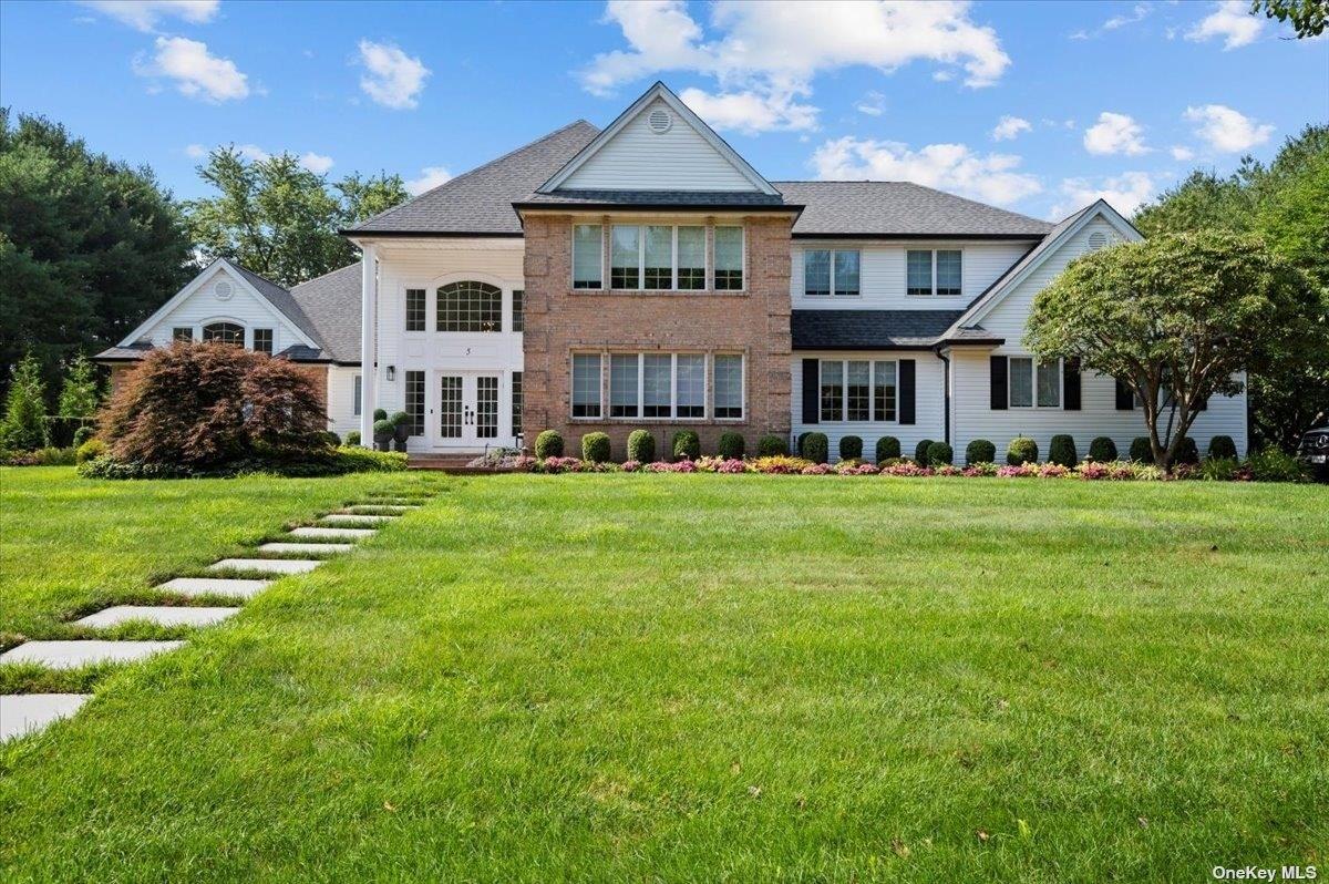 5 Landing Court, Dix Hills, New York image 1