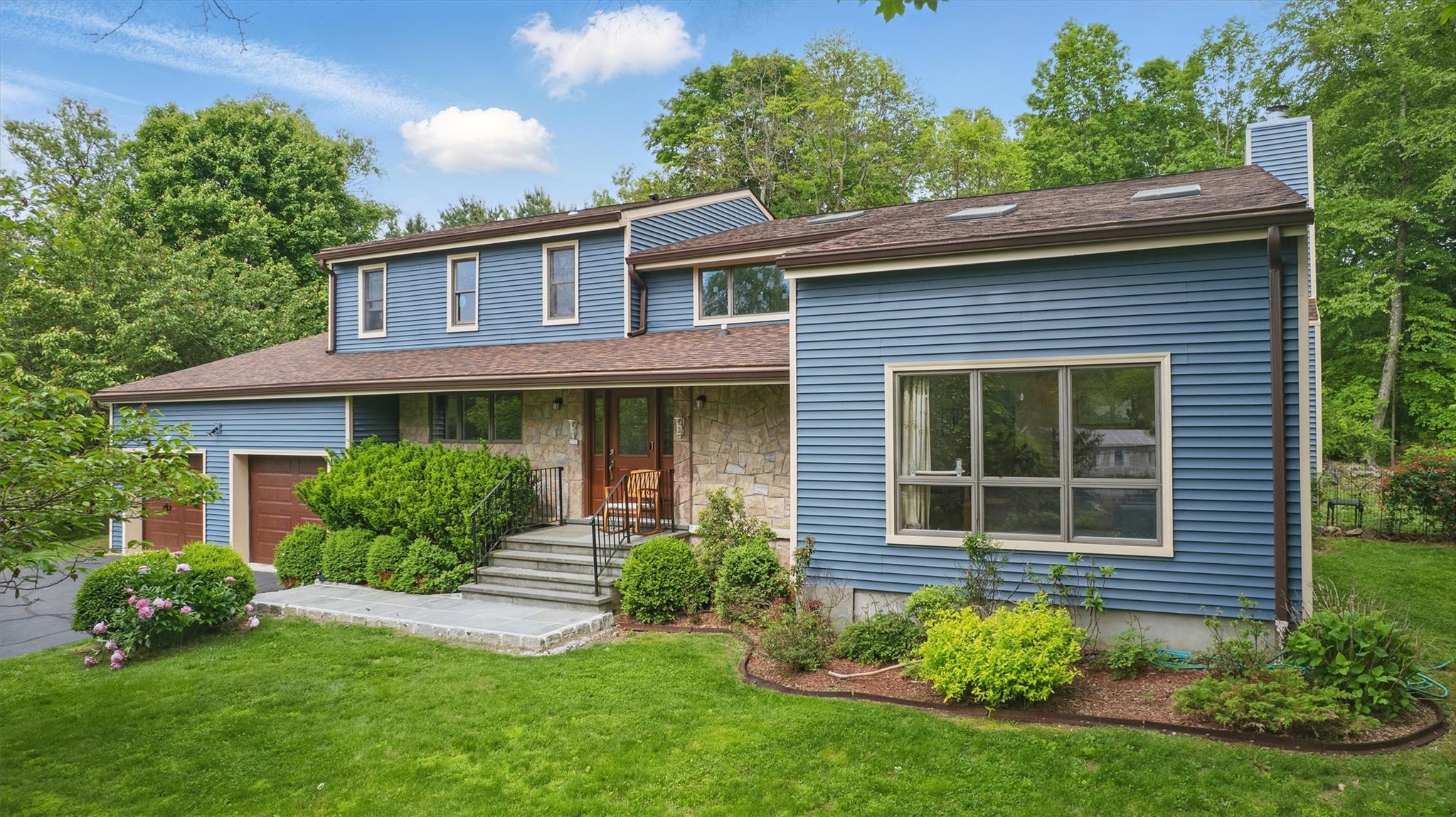 Property for Sale at Fairgreen Court, Cortlandt Manor, New York - Bedrooms: 4 
Bathrooms: 3 
Rooms: 12  - $880,000