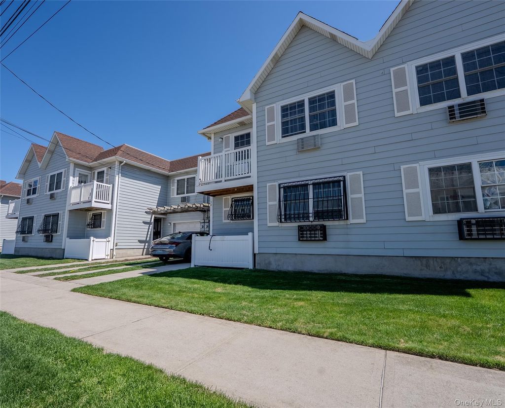 Photo of 130 Beach 62nd Street #60, Arverne, NY 11692 (MLS # 992205)