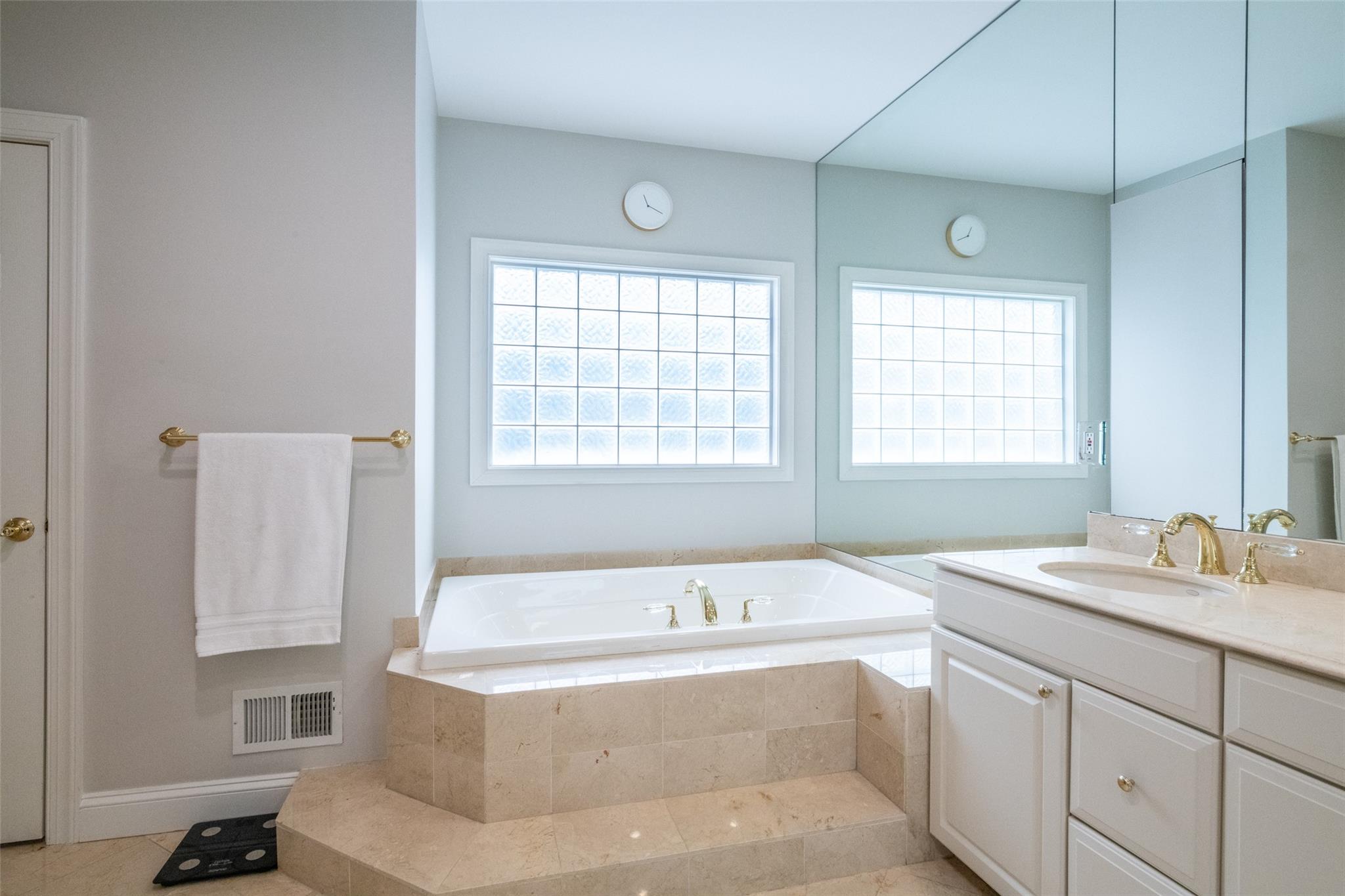 11 Pebble Beach Lane, White Plains, New York image 21