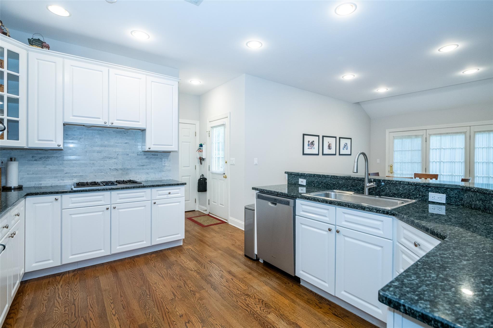 11 Pebble Beach Lane, White Plains, New York image 16