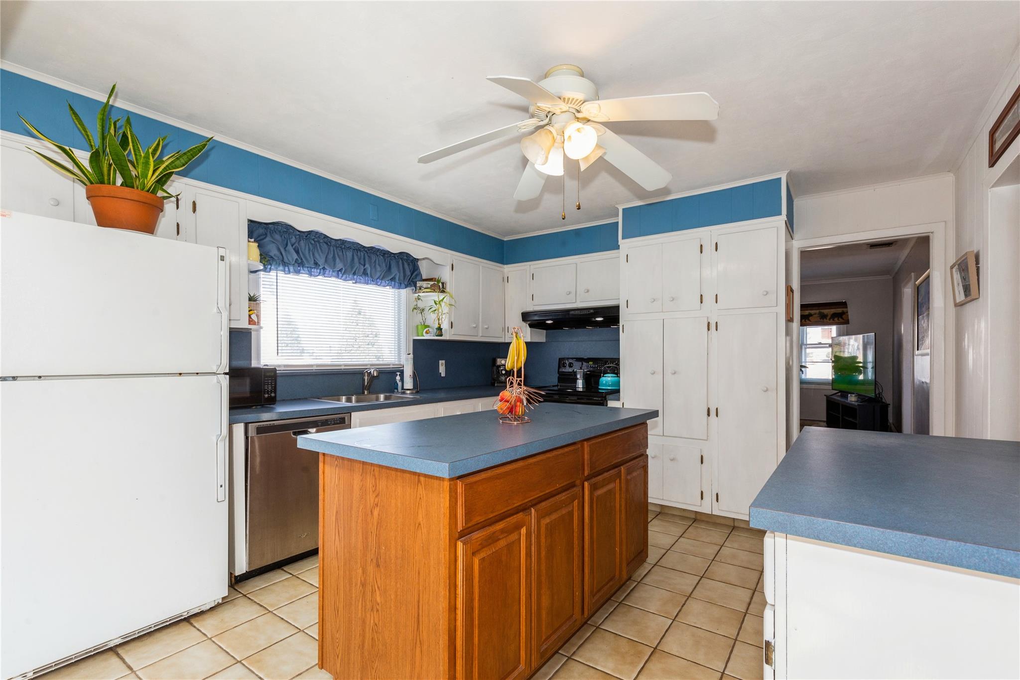 36 King Road, Brookhaven, New York image 8