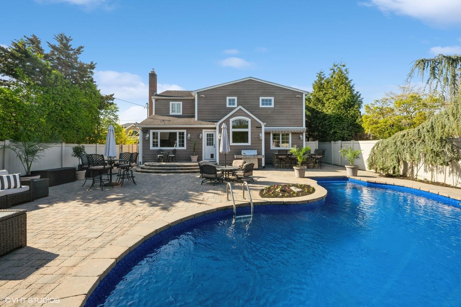 3543 Lufberry Avenue, Wantagh, New York image 40