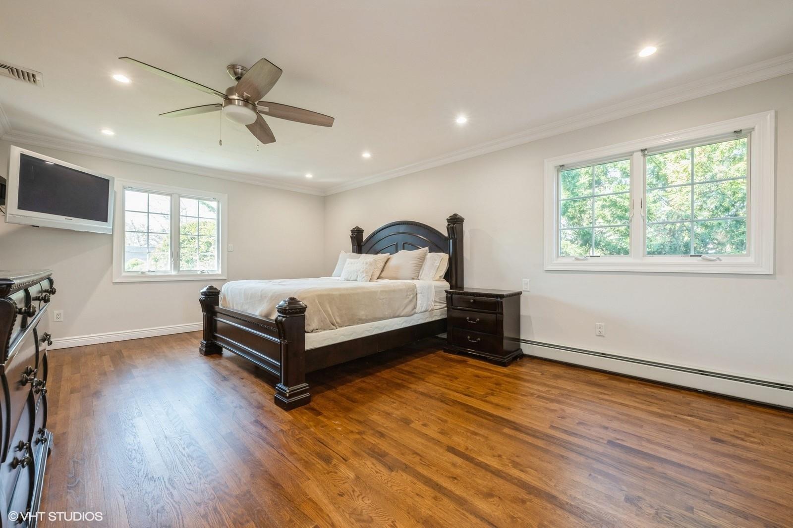 3543 Lufberry Avenue, Wantagh, New York image 16