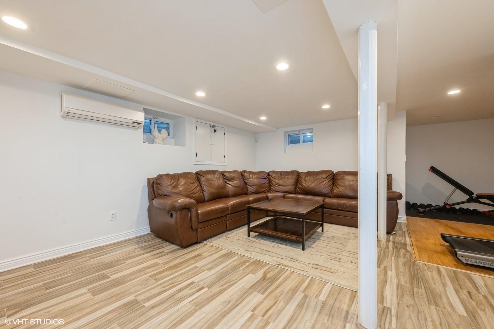 3543 Lufberry Avenue, Wantagh, New York image 28