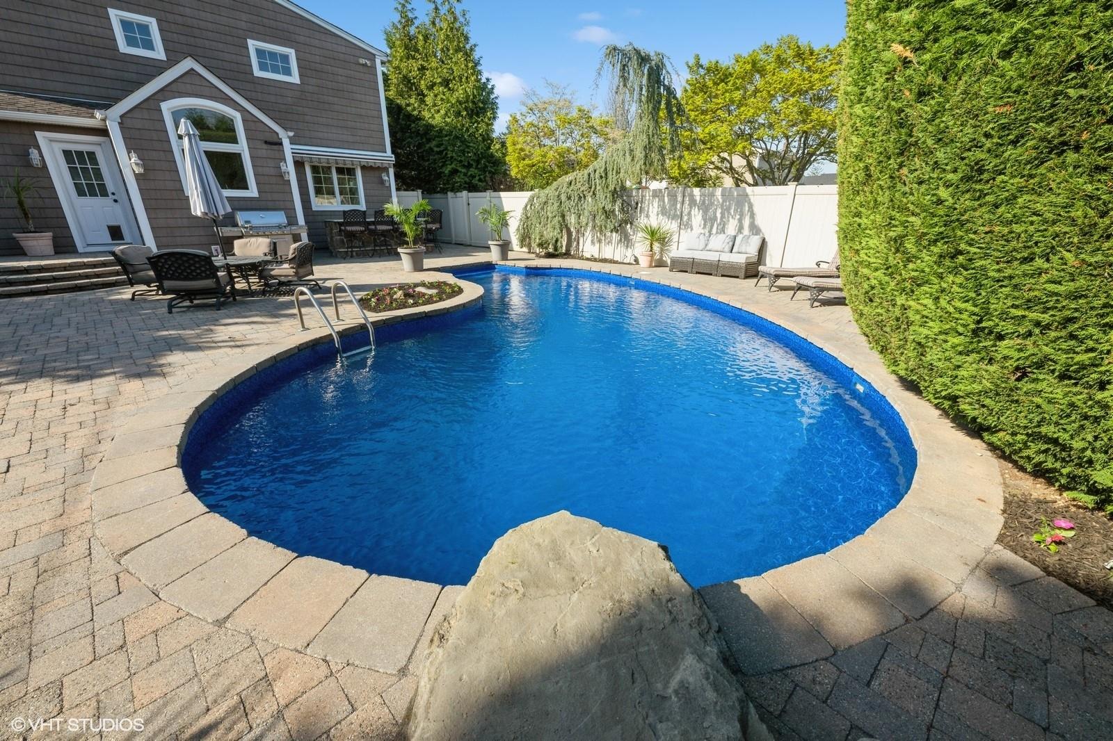 3543 Lufberry Avenue, Wantagh, New York image 39