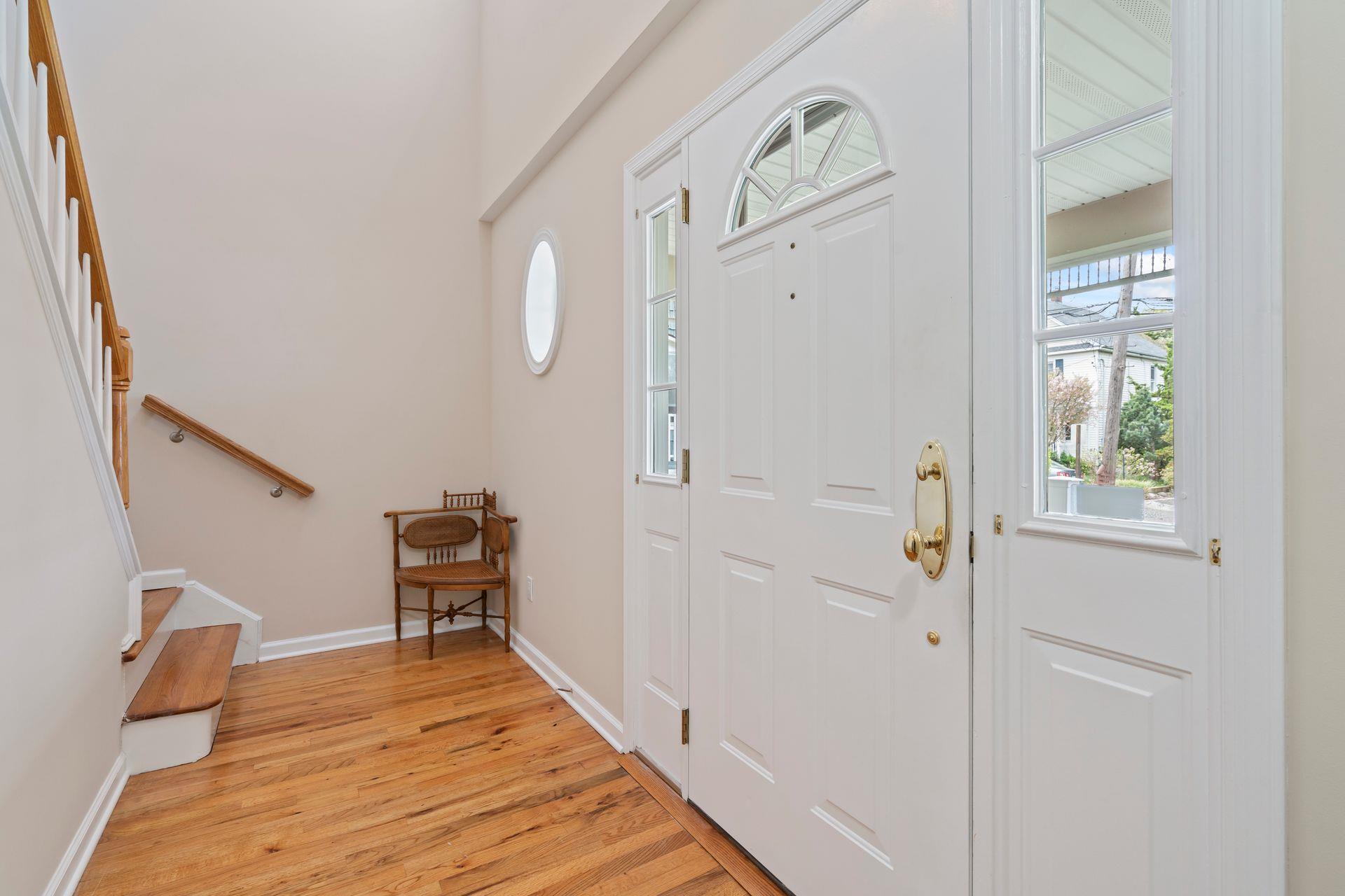40 Sterling Court, Huntington, New York image 2