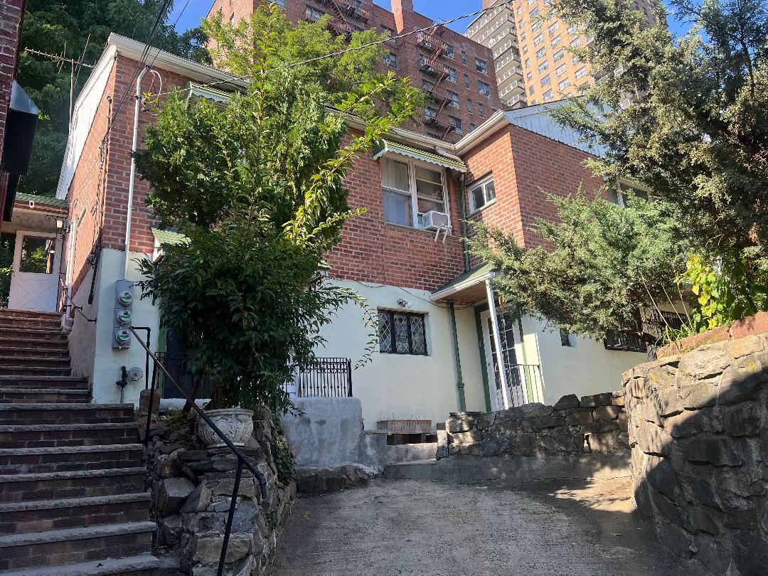 Property for Sale at Irwin Avenue, Bronx, New York - Bedrooms: 6 
Bathrooms: 3  - $1,025,000