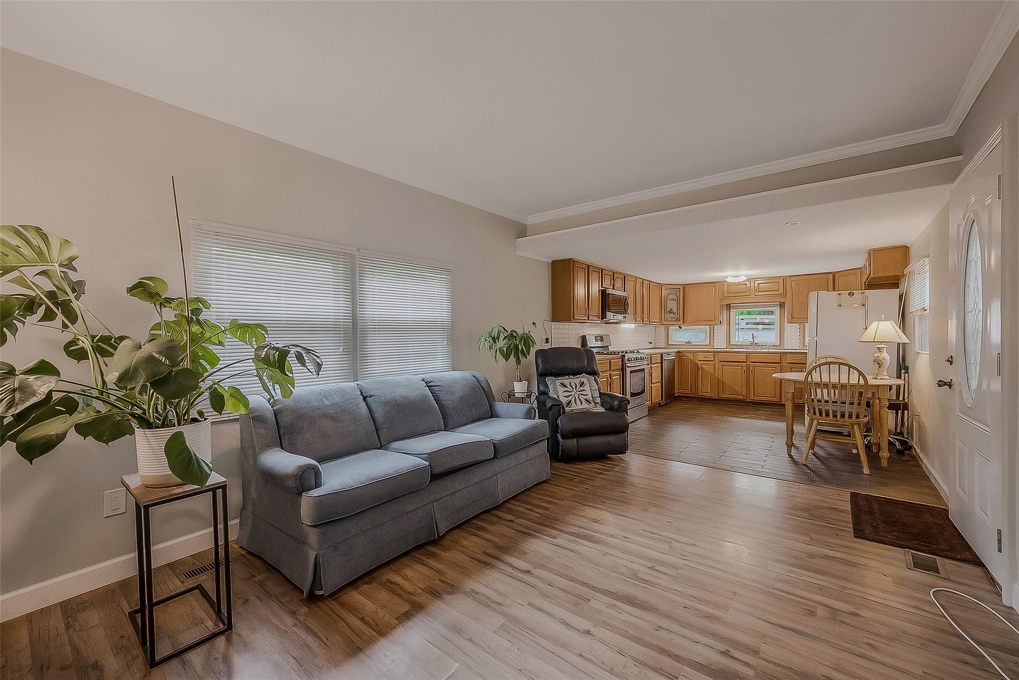 658-F7 Sound Avenue Avenue, Calverton, New York image 10