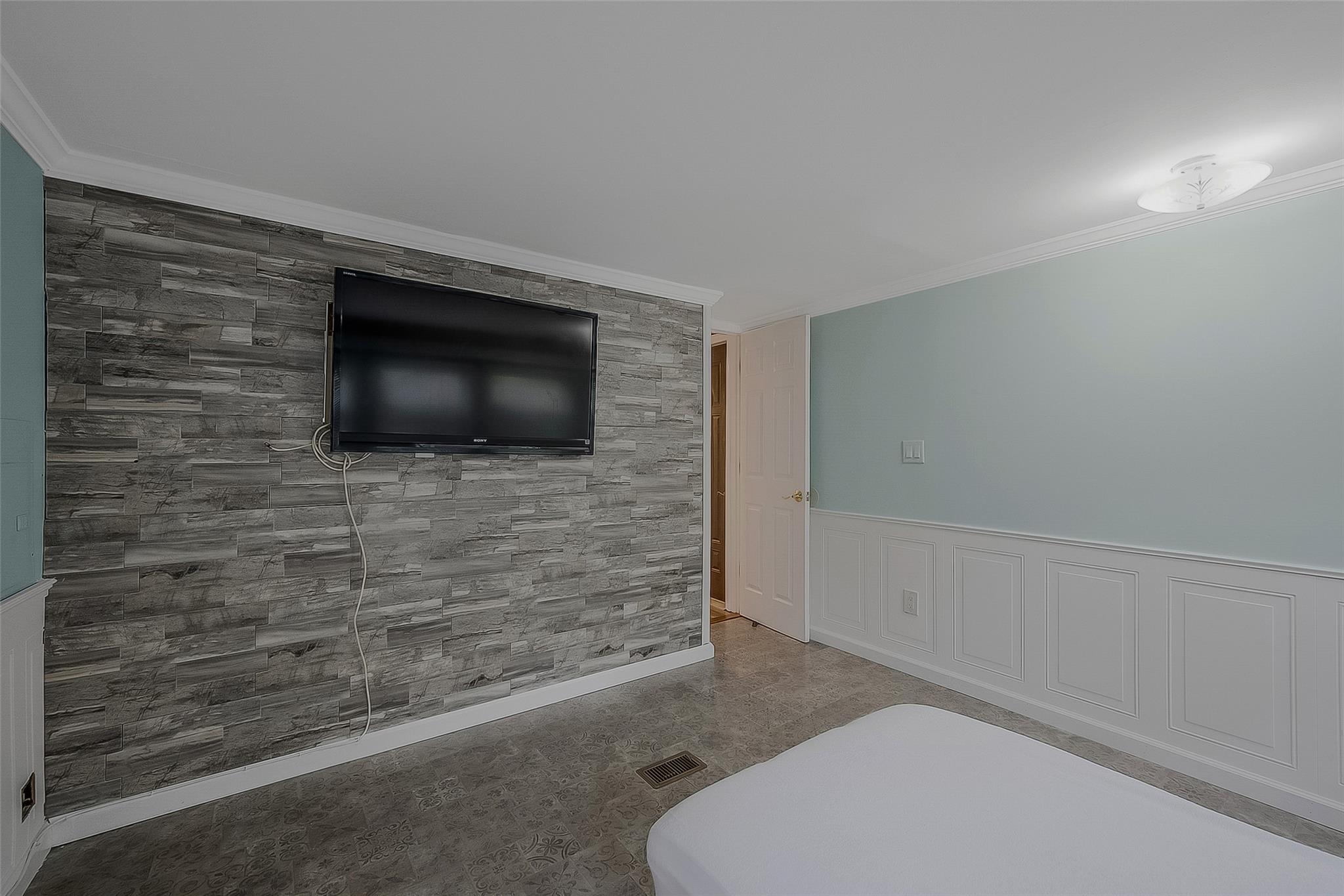 658-F7 Sound Avenue Avenue, Calverton, New York image 15