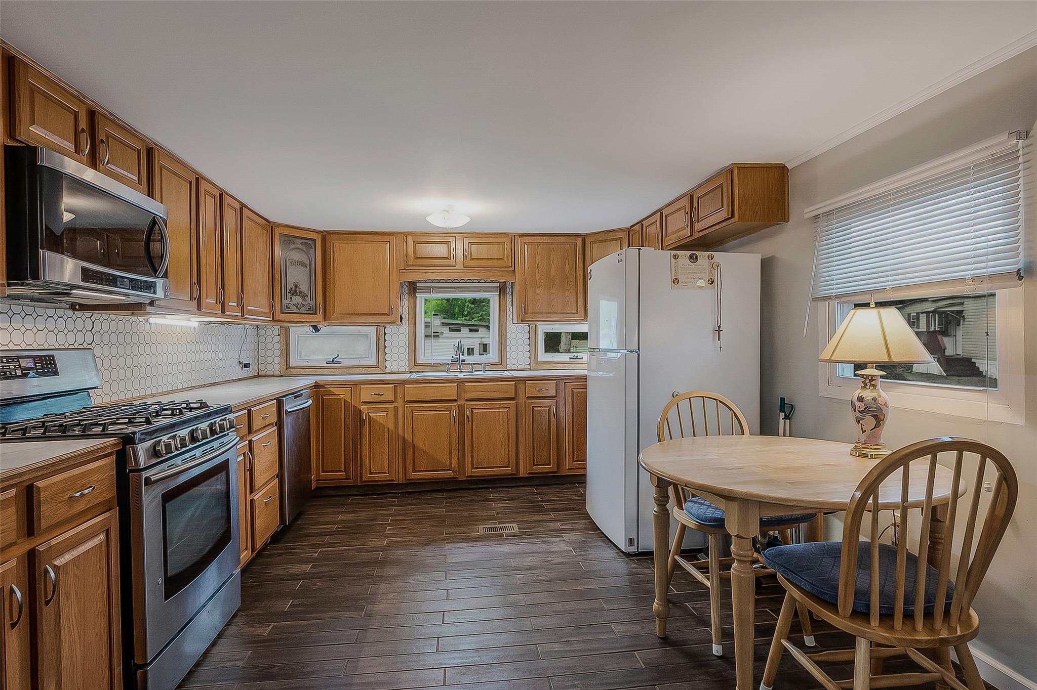 658-F7 Sound Avenue Avenue, Calverton, New York image 4