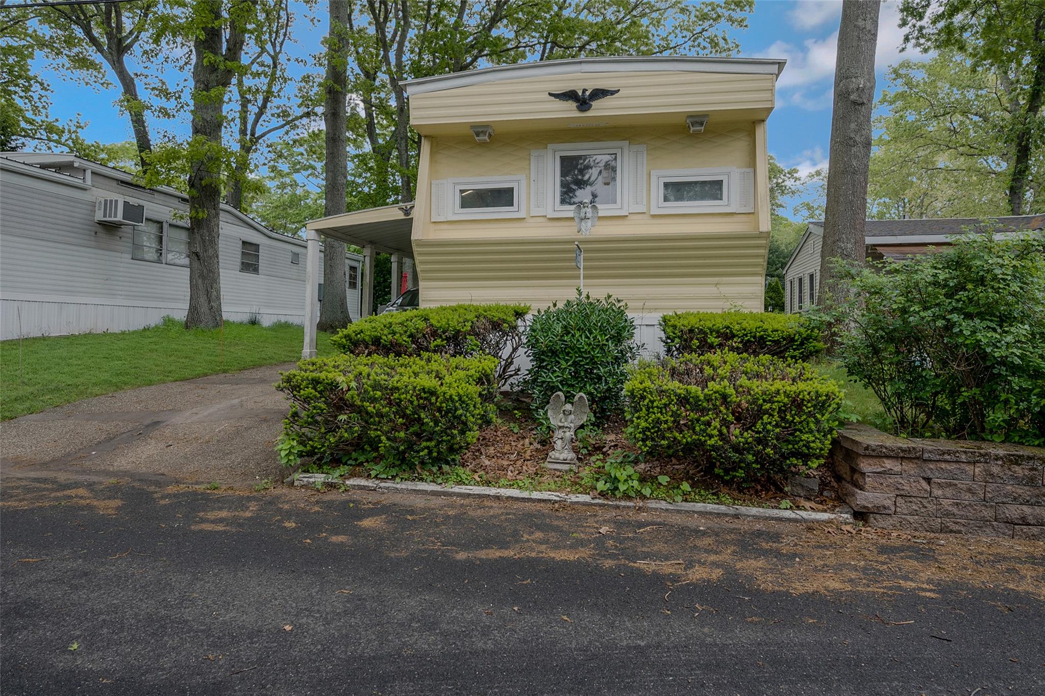 658-F7 Sound Avenue Avenue, Calverton, New York image 1